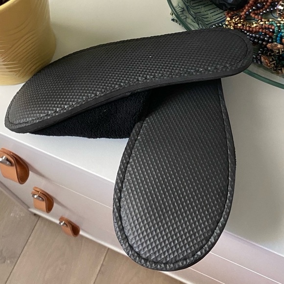 Netflix slippers - Picture 3 of 3